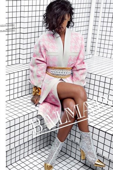 Rihanna je tvari Balmain Rihanna je tváři Balmain